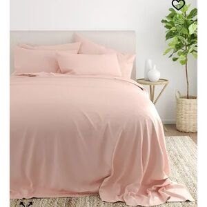 Elegant Pink Bedding Set